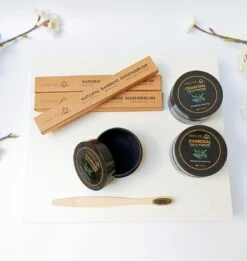 Cinco Mil - Poudre De Charbon De Bois - Blanchiment Des Dents + Nettoyage - Maintenant Avec Une Brosse à Dents En Bambou Gratuite