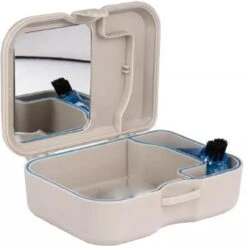 Medies - Boîte à Prothèses étanche De Luxe Avec Brosse à Prothèses Et Miroir | Plateau De Support | Boîte De Support | Plateau De Prothèse | Plateau De Dentier | Plateau à Dentier - Miroir Et Brosse à Dentier Inclus -Dentaires Appareils Magasin 1200x1195 2