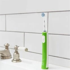 Oral B Oral-B Junior 4210201202318 Brosse à Dents électrique Enfant Brosse à Dents Rotative 30 Oral B Oral-B Junior 4210201202318 Brosse à Dents électrique Enfant Brosse à Dents Rotative -Dentaires Appareils Magasin 1200x1197 3