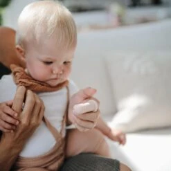 Mushie à Brosses à Dents En Silicone Pour Bébé Mushie | Bleu Cambridge + Sable Mouvant | SALOPETTE -Dentaires Appareils Magasin 1200x1200 282