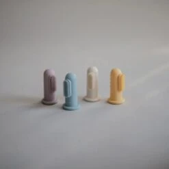 Mushie à Brosses à Dents En Silicone Pour Bébé Mushie | Blush + Sable Changeant | SALOPETTE -Dentaires Appareils Magasin 1200x1200 323