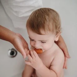 Mushie à Brosses à Dents En Silicone Pour Bébé Mushie | Argile + Sable Mouvant | SALOPETTE -Dentaires Appareils Magasin 1200x1200 384