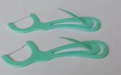 Dentalux 3-en-1 Soie Dentaire | Bâtons De Fil De Soie + Cure-dents + Grattoir à Langue | Saveur De Menthe | 64 Pièces Dans Une Boîte De Rangement + Pochette De Voyage -Dentaires Appareils Magasin 1200x745