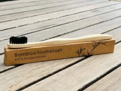 Quatre Brosses à Dents En Bamboe Durables - Pack Familial - Conception De Brosse Uniek - 100 % Eco- Quatre Couleurs Différentes -Dentaires Appareils Magasin 1200x899 6