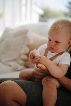 Mushie Finger Toothbrush Powder Bleu / Jonquille - Finger Toothbrush Bébé - 2 Pièces Par Paquet - Brosse à Dents En Siliconen -Dentaires Appareils Magasin 800x1200 1