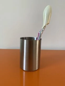 Le PROTECTEUR DE BROSSE A DENTS Gumies ® - PROTEGE ET NETTOIE VOTRE BROSSE A DENTS - NEUTRALISE LES BACTERIES - POUR TOUTES LES BROSSES A DENTS - FONCTION AUTONETTOYANTE - PACK FAMILIAL DE 4