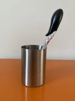 Le PROTECTEUR DE BROSSE A DENTS Gumies ® - PROTEGE ET NETTOIE VOTRE BROSSE A DENTS - NEUTRALISE LES BACTERIES - POUR TOUTES LES BROSSES A DENTS - FONCTION AUTONETTOYANTE - PACK FAMILIAL DE 4 -Dentaires Appareils Magasin 899x1200 3