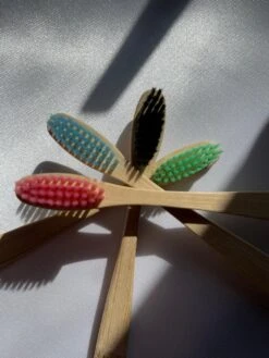 Ensemble De Brosses à Dents En Bamboe 4 Pièces - Brosse à Dents - Hygiène Bucco-dentaire - Durable - Sans Plastique - Bambou - 9 Ensemble De Brosses à Dents En Bamboe 4 Pièces - Brosse à Dents - Hygiène Bucco-dentaire - Durable - Sans Plastique - Bambou - -Dentaires Appareils Magasin 900x1200 8