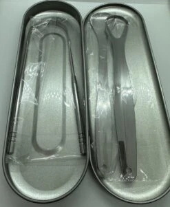 Arctic Fox® Gratte-langue En Acier Inoxydable De Haute Qualité Pour Soins Bucco-dentaires - 4 Pièces - Nettoyeur De Langue, Brosse à Langue Et Grattoir à Langue Et Boîte De Rangement En Acier Inoxydable - Durable Et Réutilisable -Dentaires Appareils Magasin 984x1200